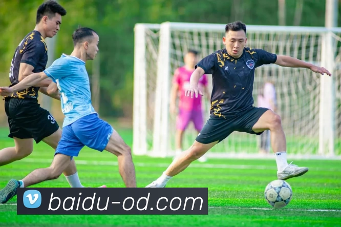 卫报评选百大球星11至40名：帕尔默约克雷斯梅西维尔茨等人上榜